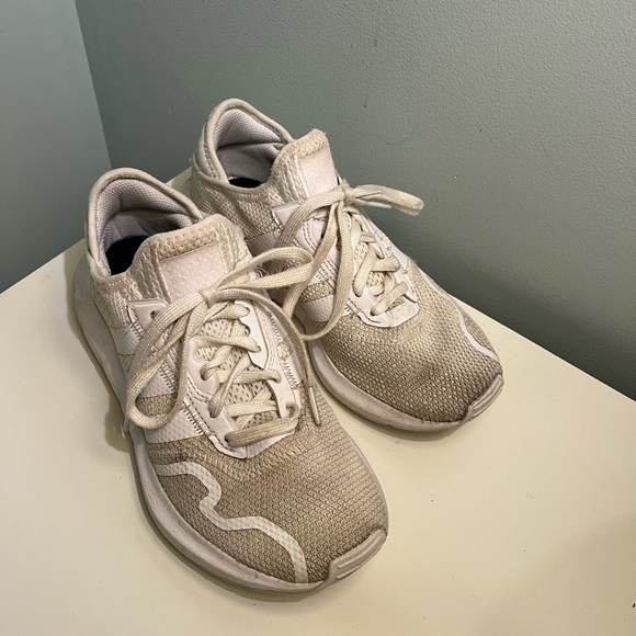 Adidas Swift Run X Shoes - Picture 2 of 3